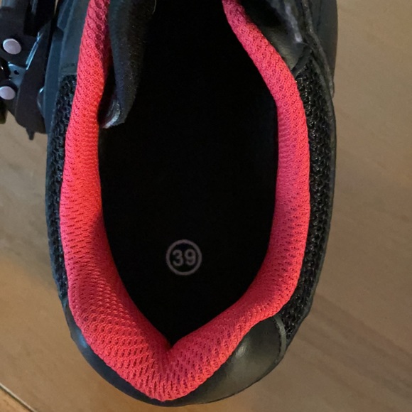 peloton clips on shoes